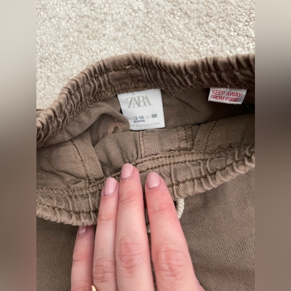 Zara light brown shorts. Worn once. 12-18M - Picture 2 of 4